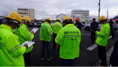 住民参加臭気パトロールの様子